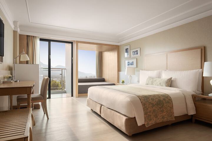 Room 18 of 203