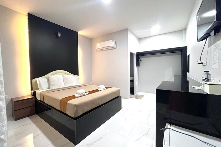 Room 7 of 26