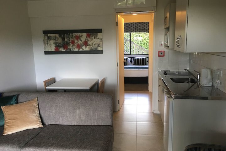 Room 5 of 174