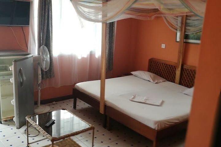 Room 7 of 30