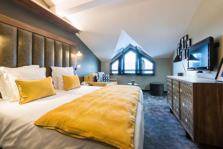 Room 15 of 100