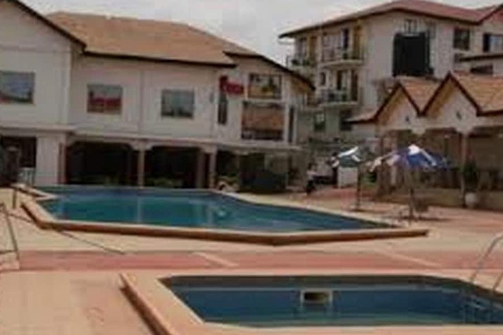 Pools & Facilities