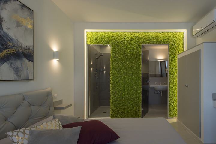 Room 49 of 95
