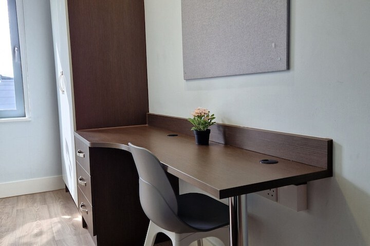 Room 6 of 51