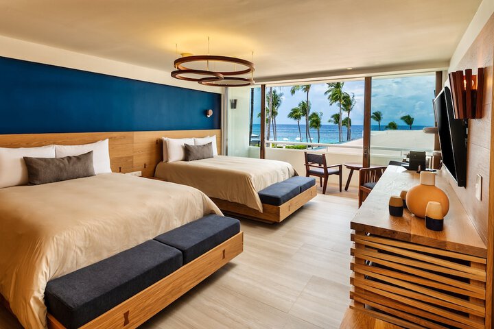 Room 42 of 192