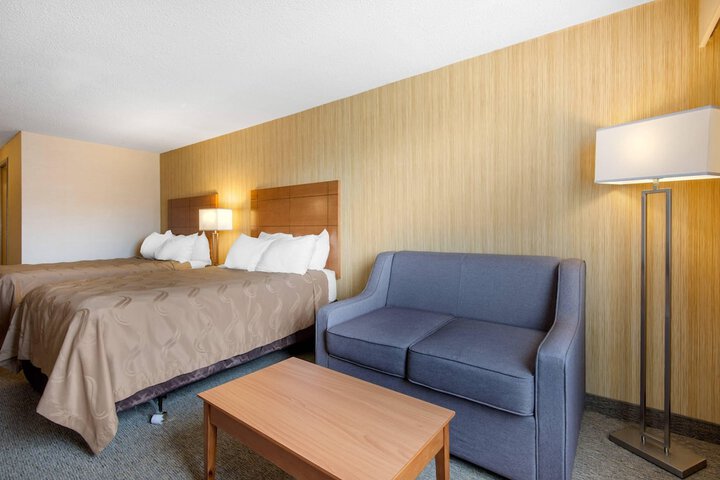 Room 8 of 32
