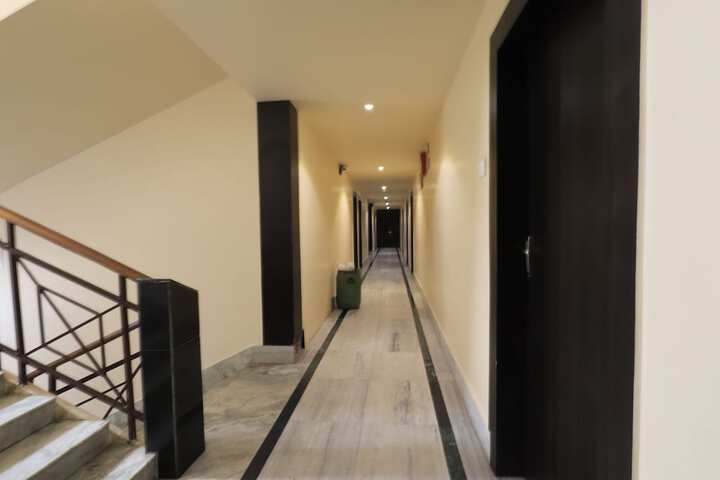 Ballroom/Hall 17 of 20