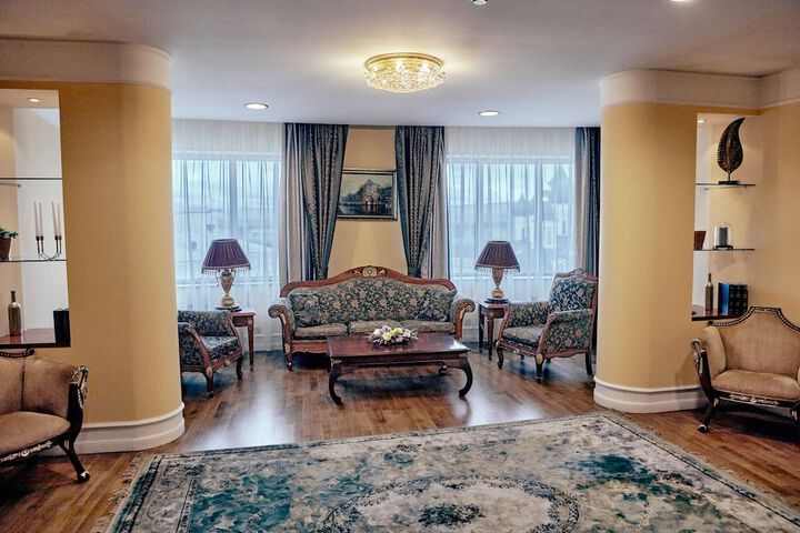 Room 9 of 40
