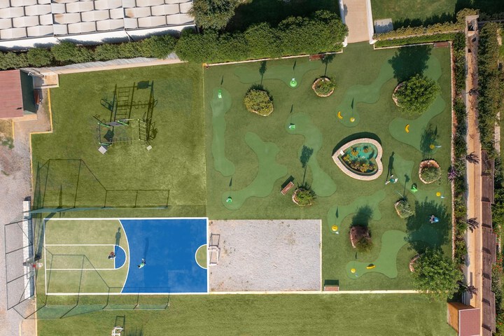 Pool 70 of 209