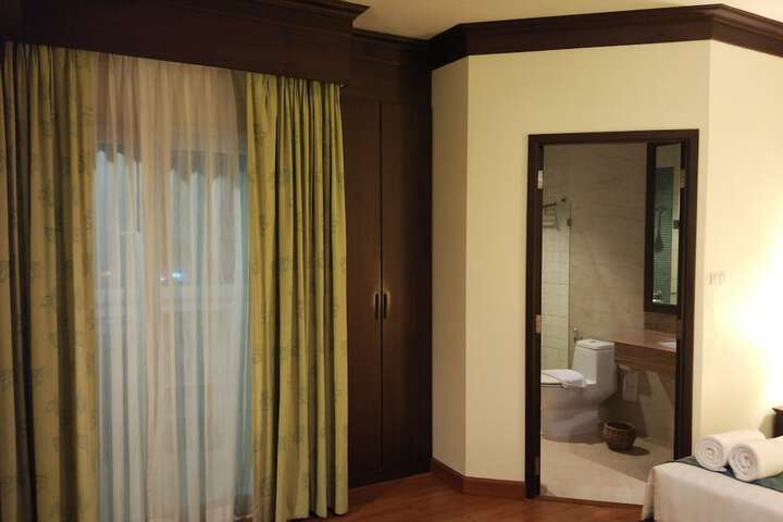 Room 18 of 50