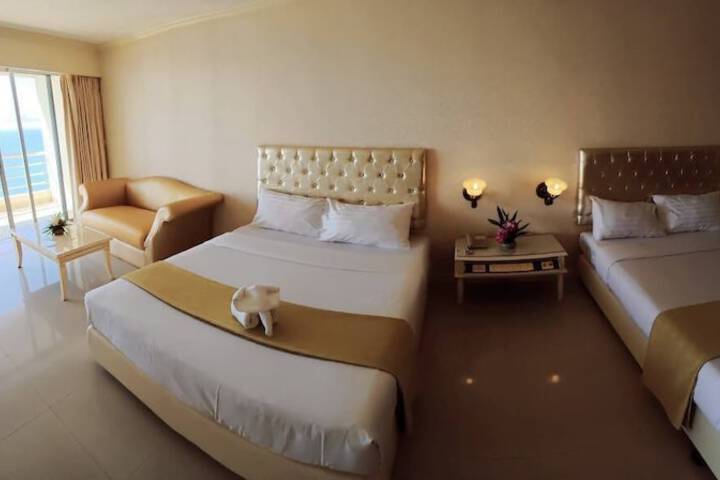 Room 12 of 40