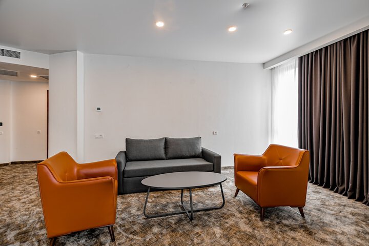 Room 14 of 85