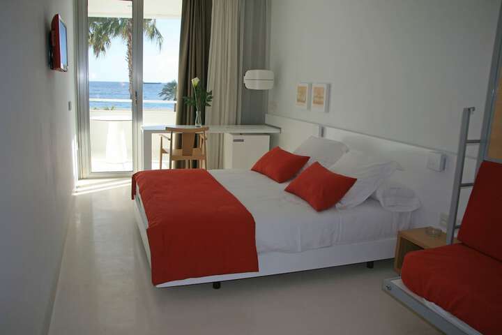 Room 9 of 31
