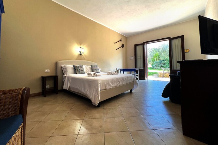 Room 10 of 38