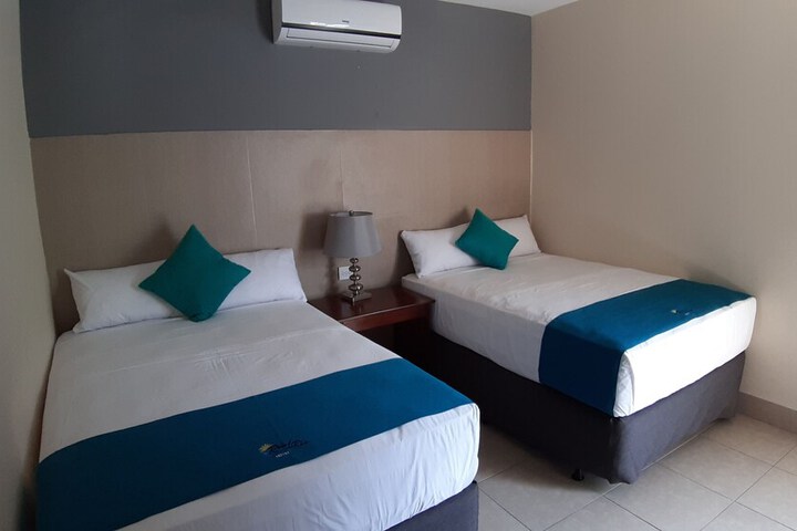 Room 10 of 19