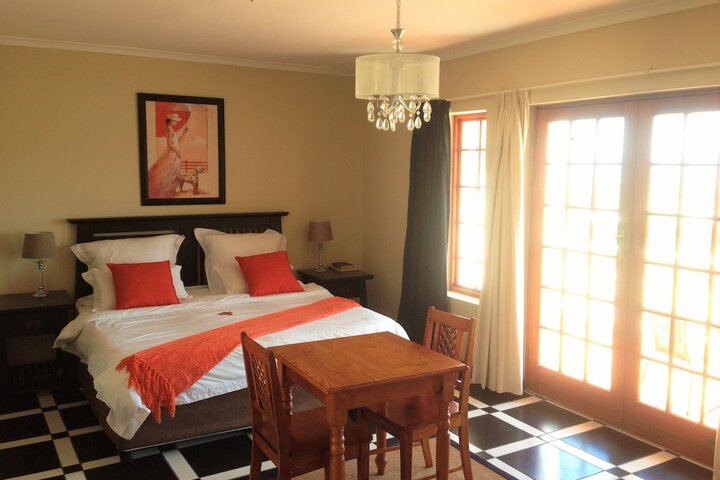 Room 5 of 32