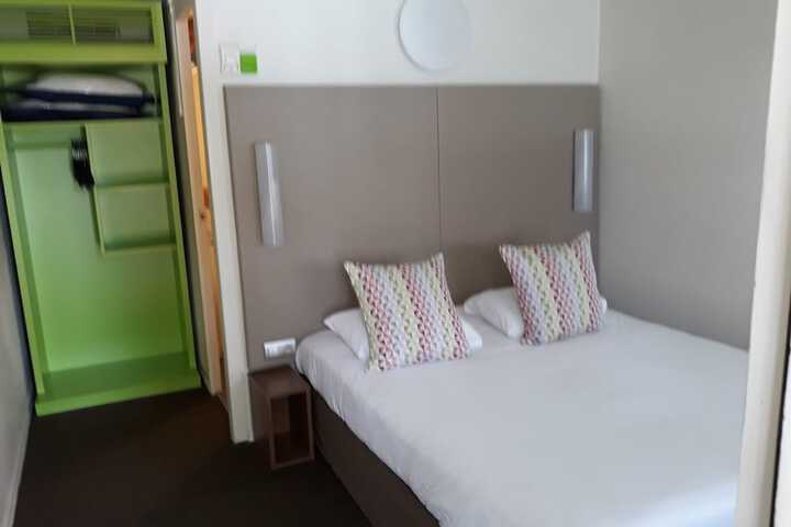Room 11 of 39