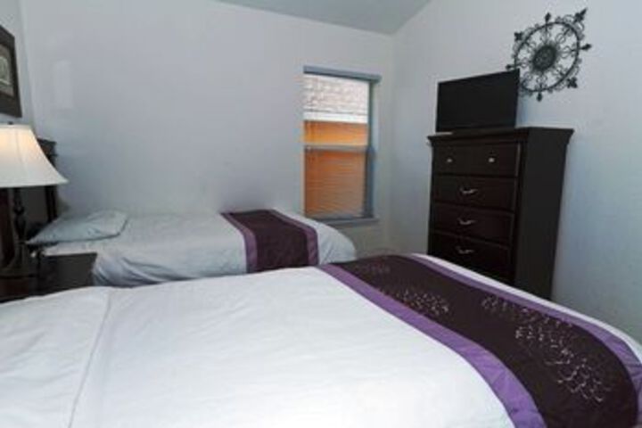 Room 6 of 19