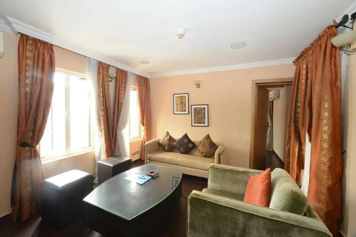 Room 8 of 19