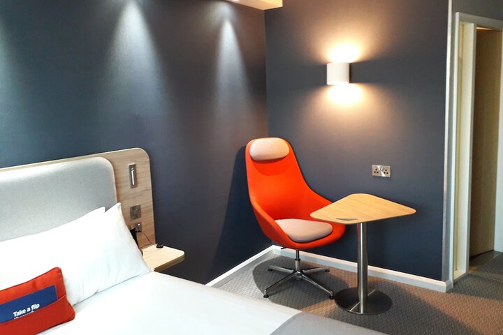 Room 3 of 58