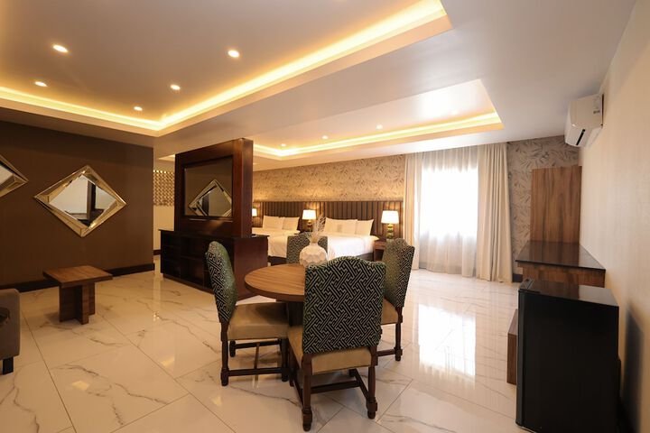 Room 12 of 26