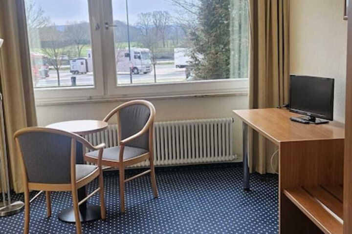 Room 3 of 58