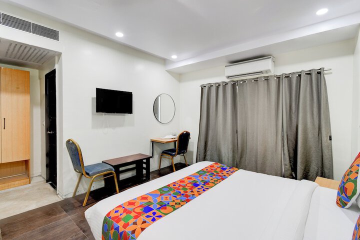 Room 18 of 27