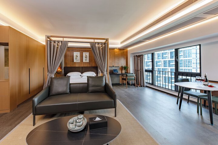 Room 14 of 42