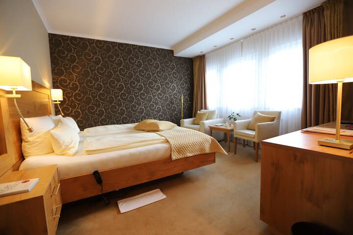 Room 2 of 86
