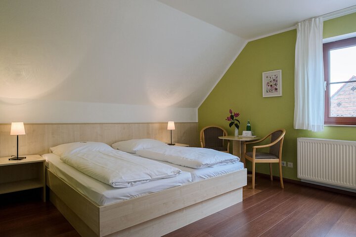 Room 3 of 61