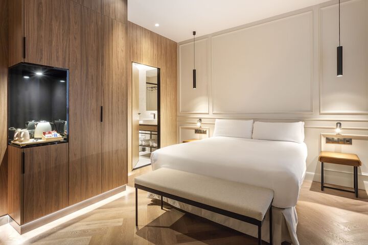Room 18 of 61