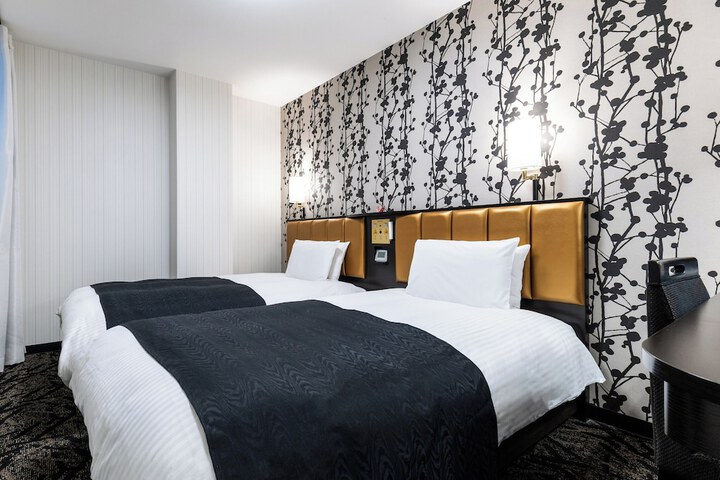 Room 12 of 60
