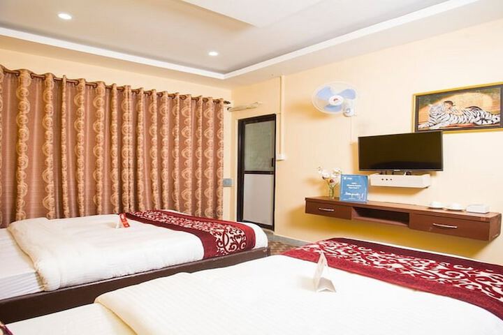 Room 5 of 11