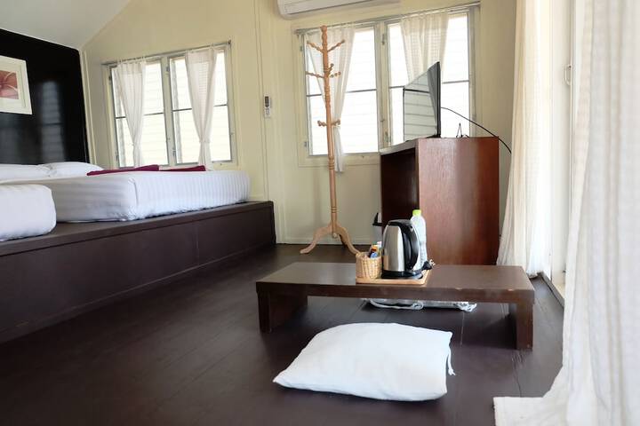 Room 30 of 182