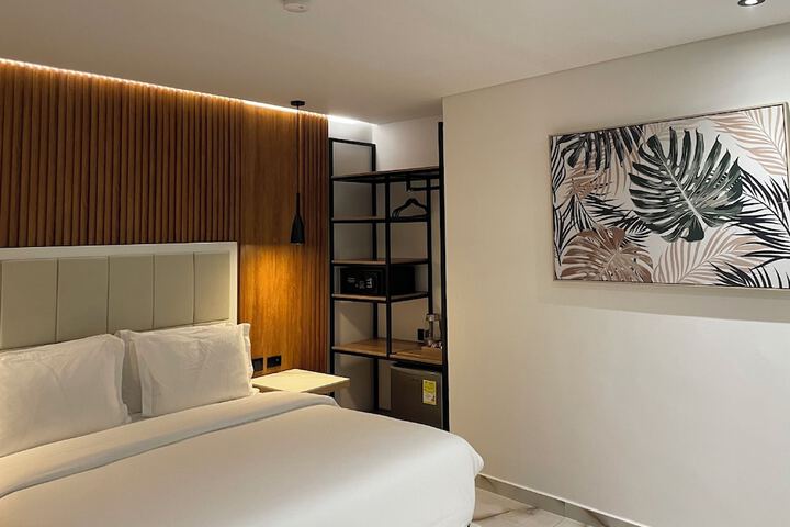 Room 5 of 27
