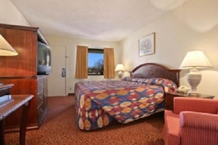 Room 3 of 15