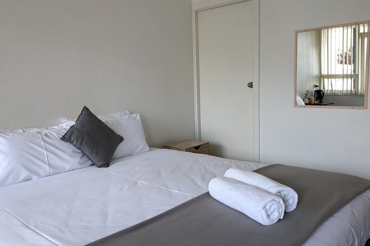 Room 6 of 25