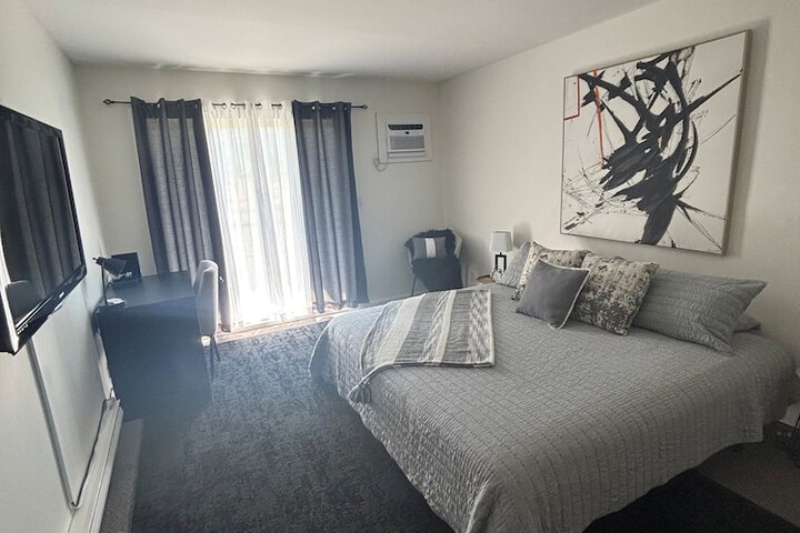 Room 8 of 37