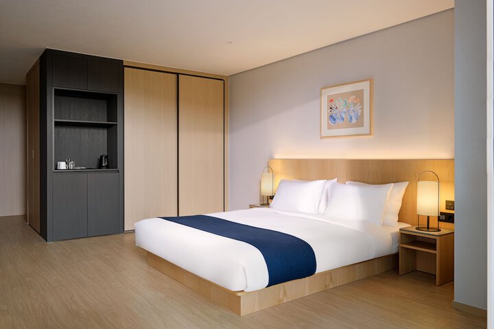 Room 10 of 49
