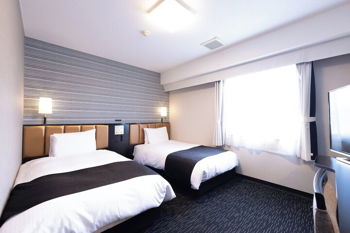 Room 5 of 26