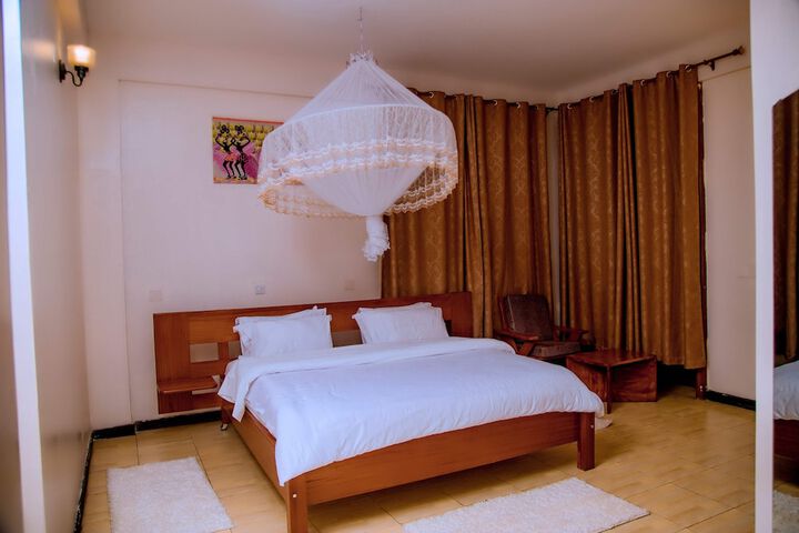 Room 6 of 56