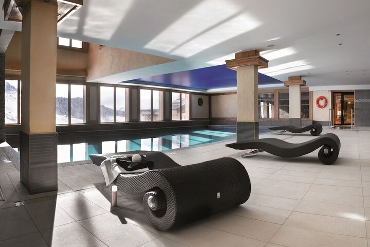 Hotel Pool