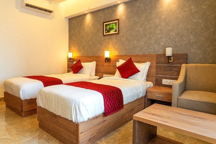 Room 3 of 9
