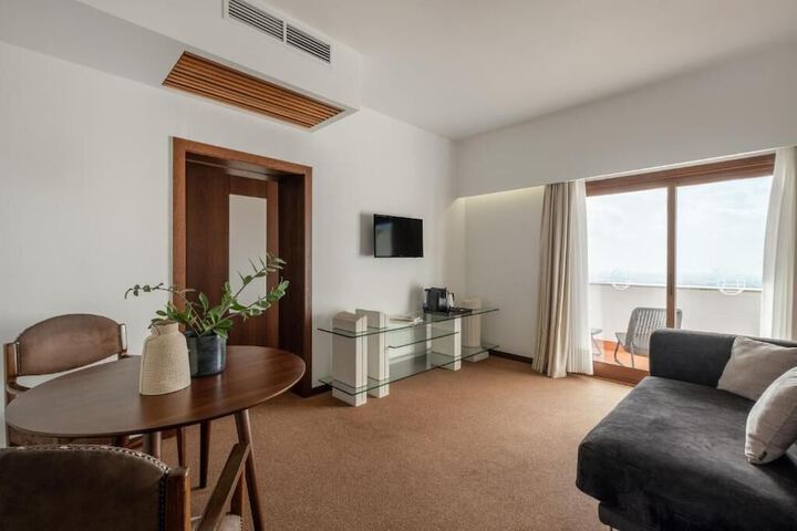 Room 25 of 67