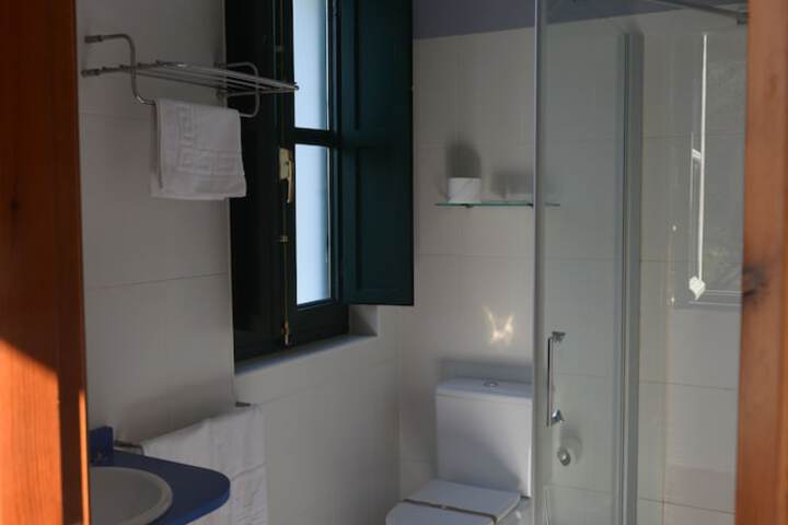 Room 26 of 85