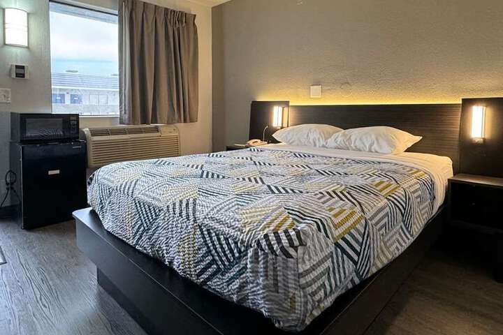 Deluxe Queen Room (8 of 10)