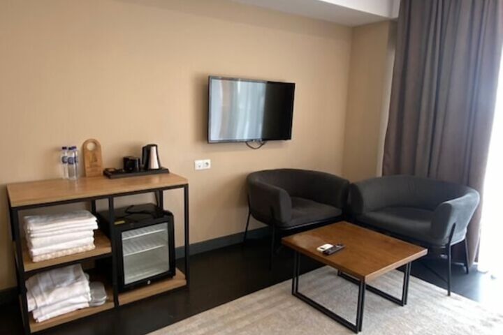 Room 7 of 38