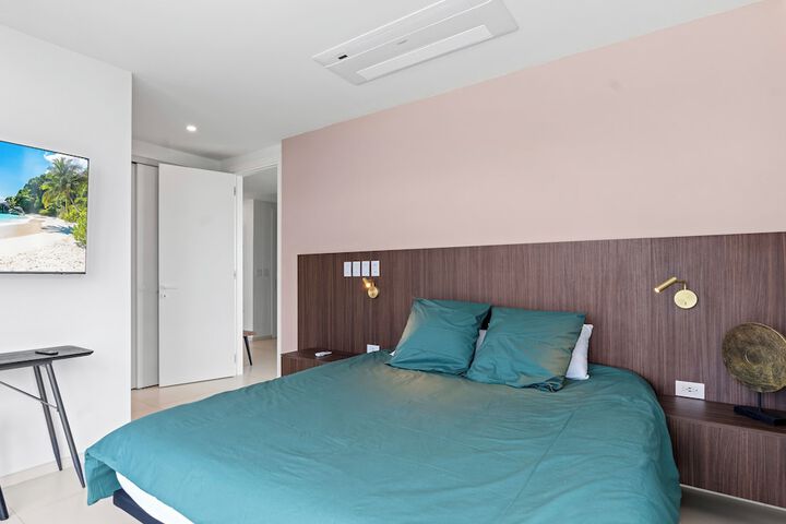 Room 281 of 1000