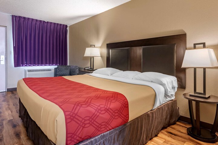 1 King Bed Accessible (9 of 9)