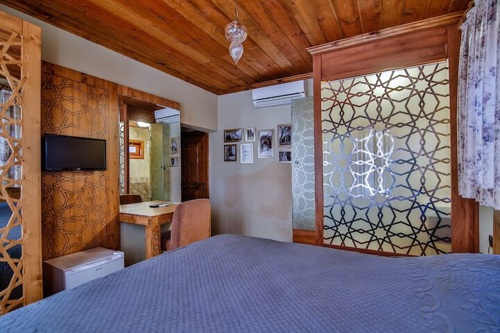 Room 16 of 47